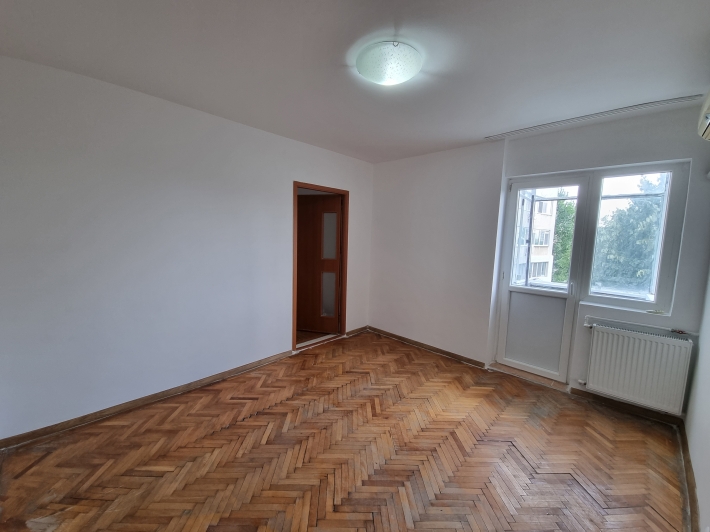 Vanzare apartament 2 camere Piata Sudului, sos. Oltenitei, apropiere metrou, cf. II, etaj 4